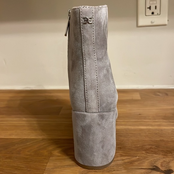 Sam Edelman Grey “Taye” Block Heeled Ankle Bootie. - Picture 5 of 7